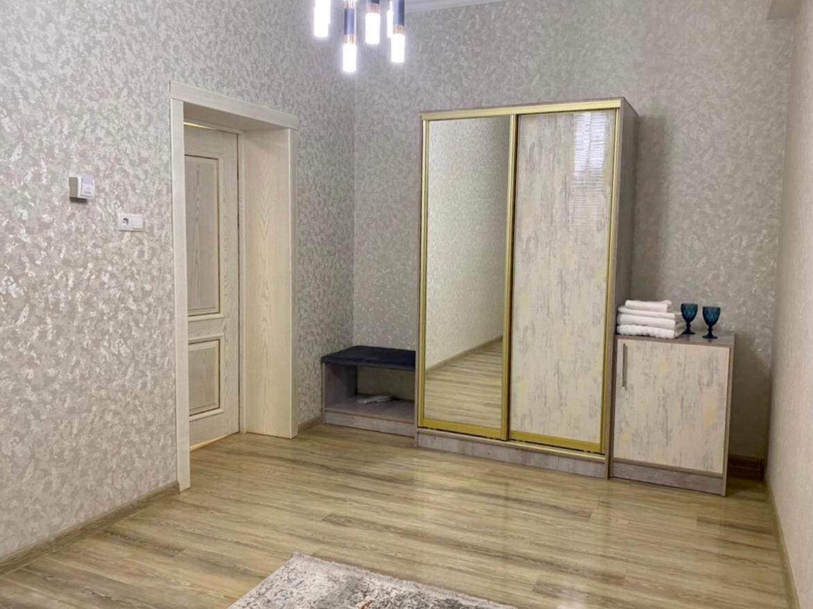 Golden Ray Hotel Turkistan Luaran gambar